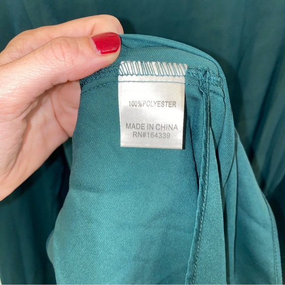 Petal and Pup Kataleya Long-Sleeved V-Neck Emerald Green Dress NWT US 4 - Picture 8 of 9